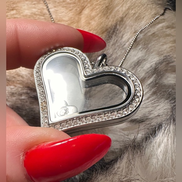 Jewelry - Origami Owl Silver Tone Pave Diamond Glass Heart Locket Necklace